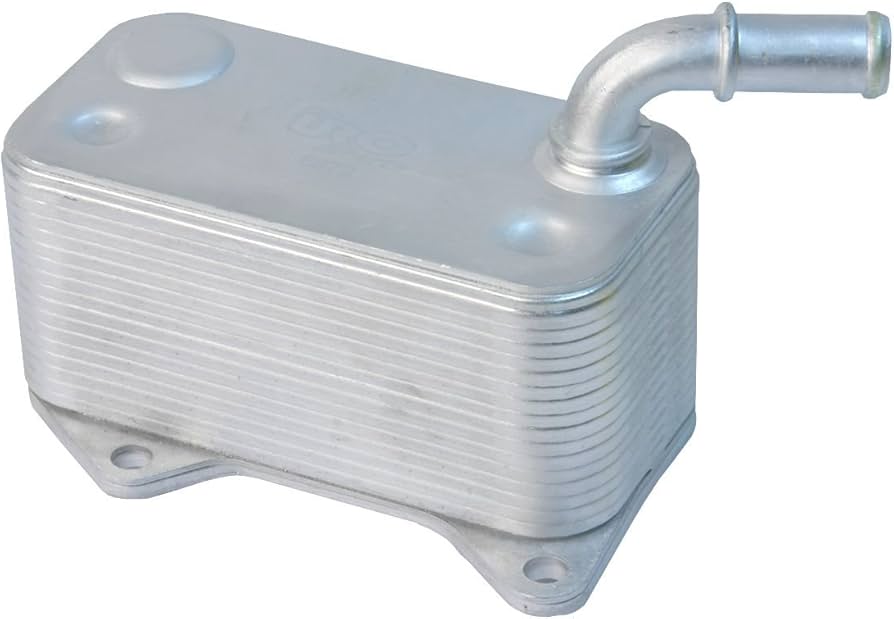 OE: 06D117021C Car Engine Oil Cooler fits VW Eos GTI Jetta Passat Audi A3 A4 TT 2.0L