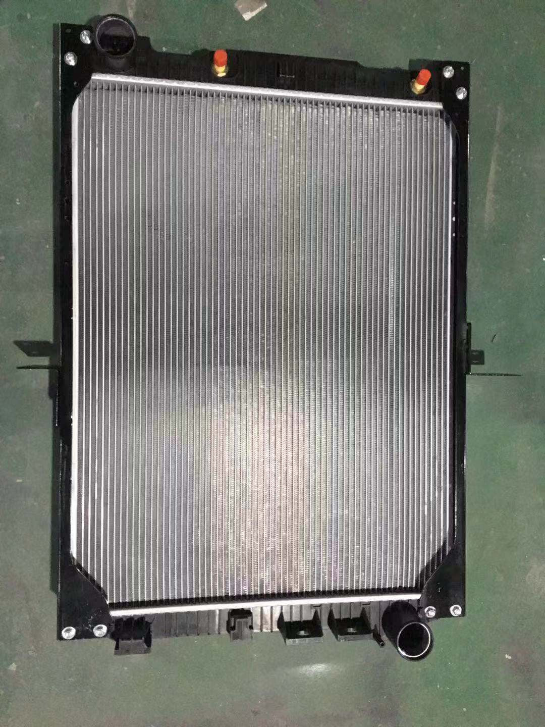 MERCEDES-BENZ MK SK TRUCK RADIATOR 6525016701 A652501300162657A A6525016901 6525016901