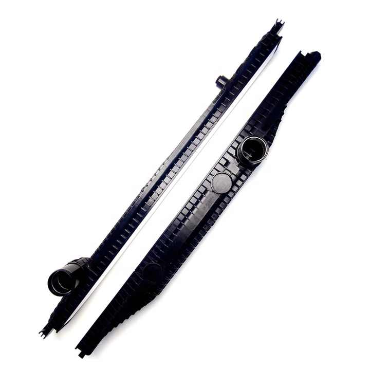 238902, 238903 Truck Radiator plastic tank for International / Navistar Radiator 2017-