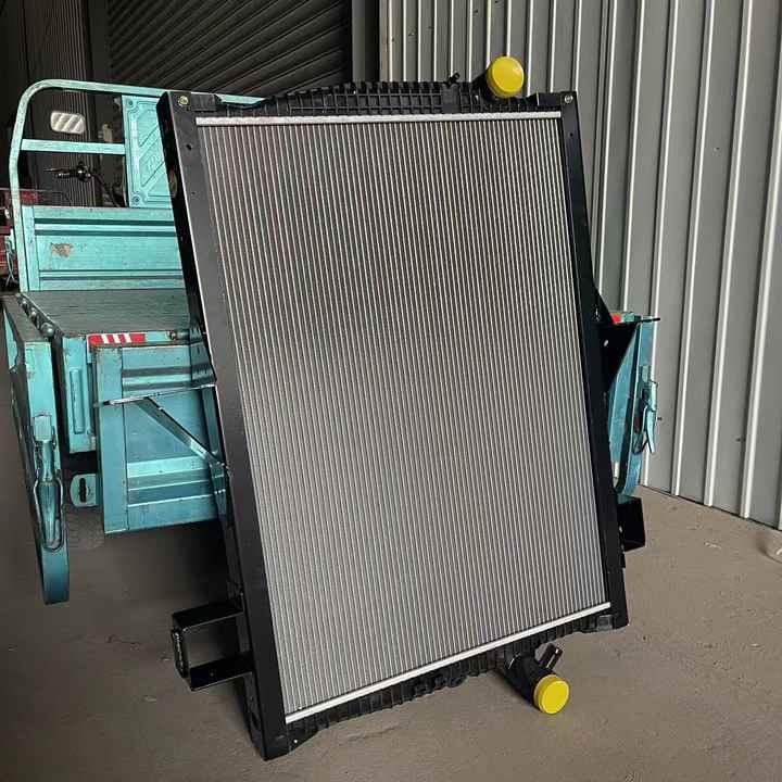 100314589 21649619 85020561 100314589 8MK376906331 22318830 100316845 22374733 Engine Cooling Radiator for Volvo Truck and Excavators