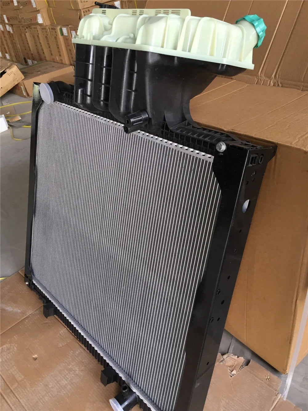 MAN TGA AUTO RADIATOR 81.06101.6482 81.06101.6511 81061016482 81061016511 81061016519