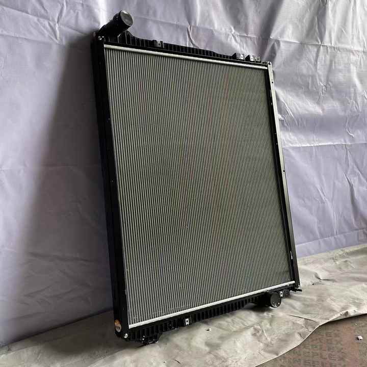 OEM 2552201 2439720 2439722 2473321 Water Tank Radiator for Scania Truck L P G R S 2016