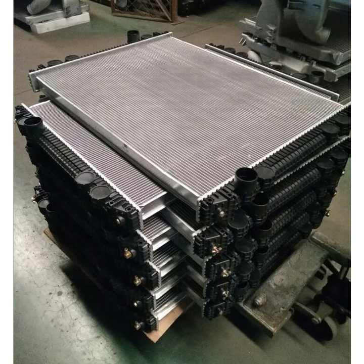 FREIGHTLINER CENTURY RADIATOR BHTD9526 BHTE7238 376761571 93060 98478