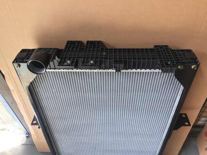 MERCEDES-BENZ MK SK TRUCK RADIATOR 6525016701 A652501300162657A A6525016901 6525016901