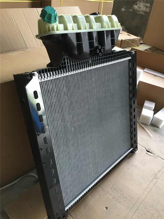 67225 81061016522 81061010058 81061016482 81061016511 81061016519 For Man Tga (02-) Tgs (07-) Tgx (07-) Truck Cooling System Radiator