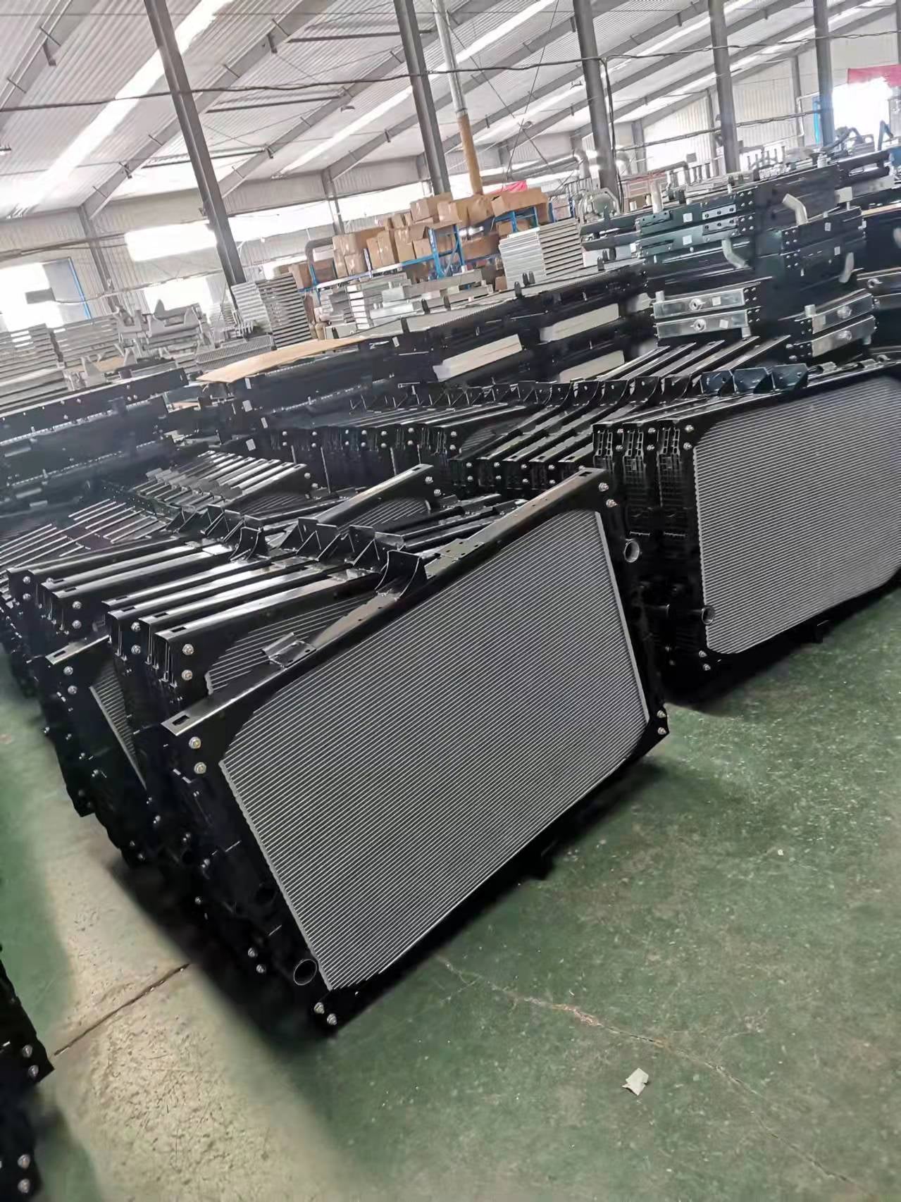 IVECO Eurocargo 135 TRUCK RADIATOR 48494001 004849400 4849400 500318699