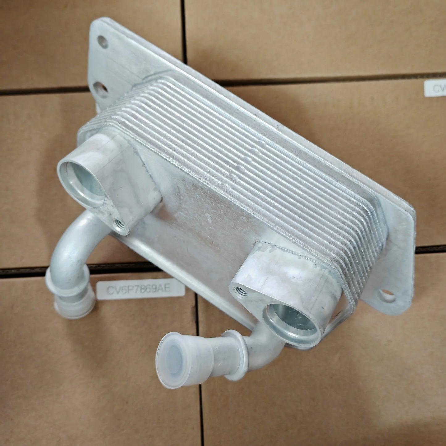 CV6P7869AE 91115 5165817 Car Engine Oil Cooler CV6P-7869A-E for 2007-2016 Ford Escape 1.6L/2.0L/2.5L/3.0L