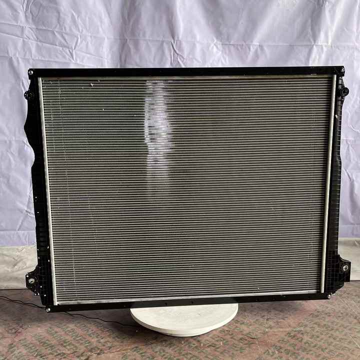 OEM 2552201 2439720 2439722 2473321 Water Tank Radiator for Scania Truck L P G R S 2016