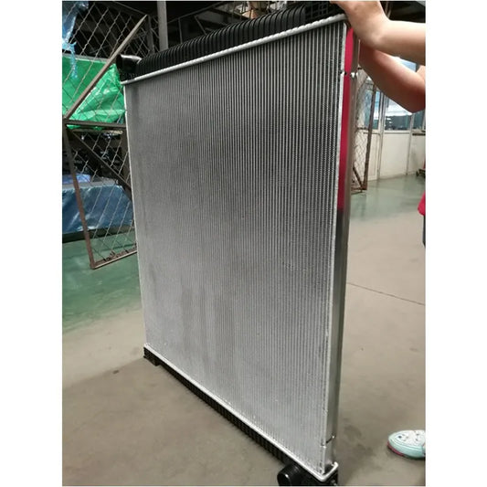 MAN LIONS/COACH TRUCK RADIATOR 81061016515 NISSENS：67258